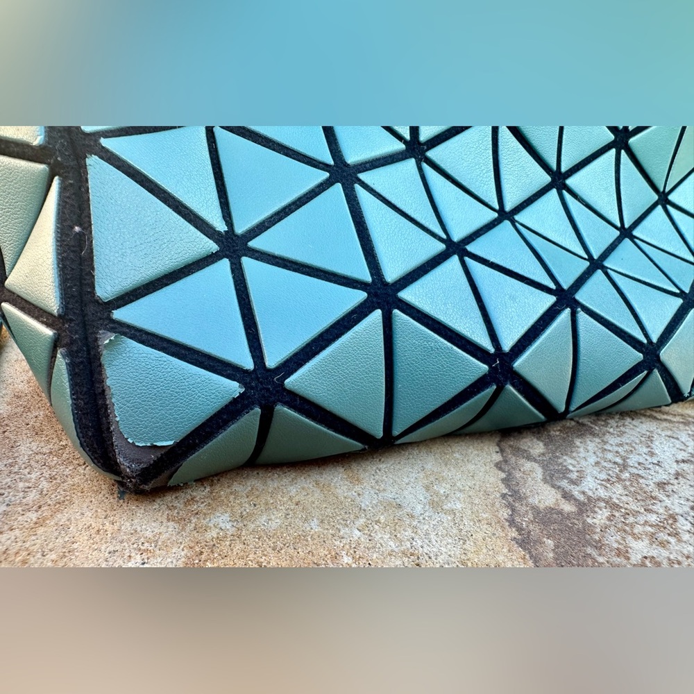 ISSEY MIYAKE Bao Bao✨Pyramid Crossbody Shoulder Bag ✨Matte Finish ✨Blue | Green - Picture 13 of 17